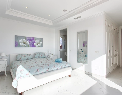 Villa en venta en Los Flamingos Golf, Benahavis