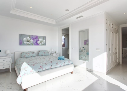 SPLENDID MANSION WITH PANORAMIC VIEWS FOR SALE IN BENAHAVIS