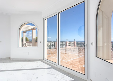 SPLENDID MANSION WITH PANORAMIC VIEWS FOR SALE IN BENAHAVIS