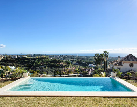 Villa en venta en Los Flamingos Golf, Benahavis