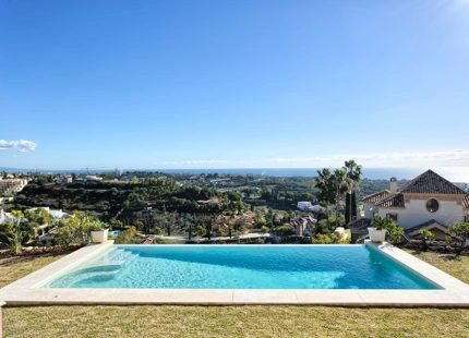SPLENDID MANSION WITH PANORAMIC VIEWS FOR SALE IN BENAHAVIS