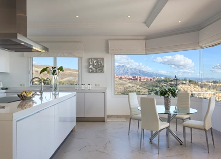 SPLENDID MANSION WITH PANORAMIC VIEWS FOR SALE IN BENAHAVIS