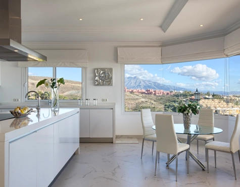 Villa en venta en Los Flamingos Golf, Benahavis