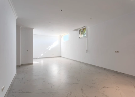 SPLENDID MANSION WITH PANORAMIC VIEWS FOR SALE IN BENAHAVIS