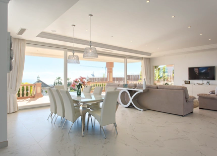 SPLENDID MANSION WITH PANORAMIC VIEWS FOR SALE IN BENAHAVIS