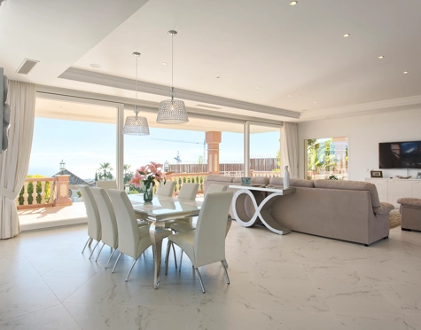 Villa en venta en Los Flamingos Golf, Benahavis