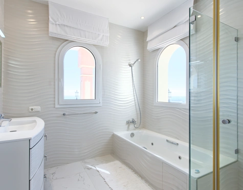 Villa en venta en Los Flamingos Golf, Benahavis
