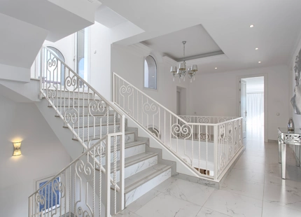 SPLENDID MANSION WITH PANORAMIC VIEWS FOR SALE IN BENAHAVIS
