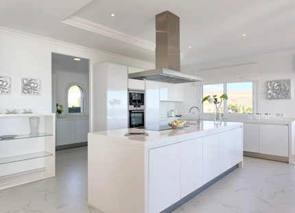 SPLENDID MANSION WITH PANORAMIC VIEWS FOR SALE IN BENAHAVIS