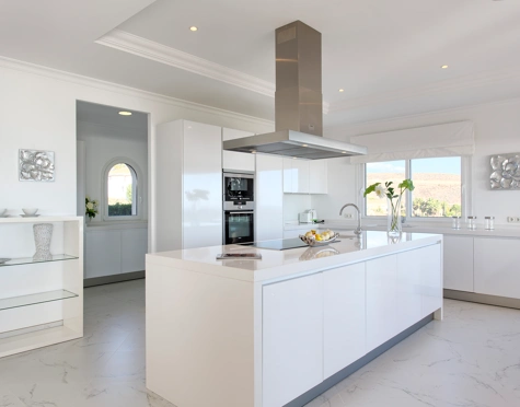Villa en venta en Los Flamingos Golf, Benahavis