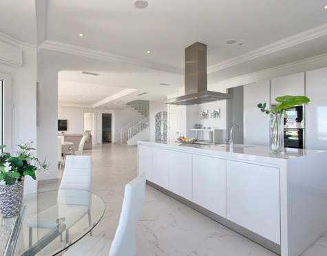 Villa en venta en Los Flamingos Golf, Benahavis