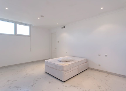 SPLENDID MANSION WITH PANORAMIC VIEWS FOR SALE IN BENAHAVIS