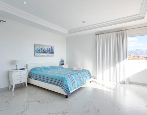 Villa en venta en Los Flamingos Golf, Benahavis