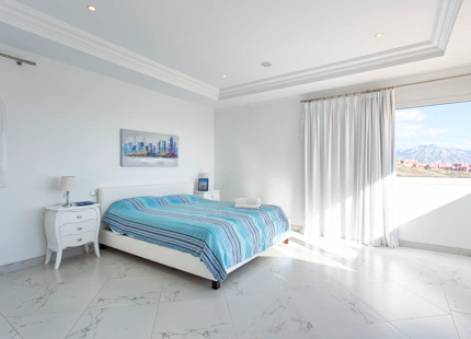 SPLENDID MANSION WITH PANORAMIC VIEWS FOR SALE IN BENAHAVIS