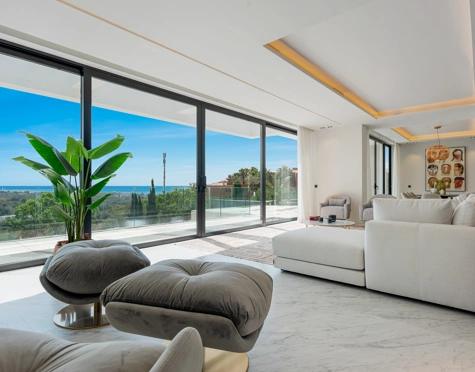 Villa for sale in Los Flamingos Golf, Benahavis