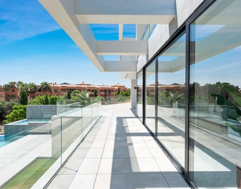 Villa for sale in Los Flamingos Golf, Benahavis