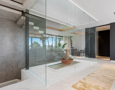 Villa for sale in Los Flamingos Golf, Benahavis