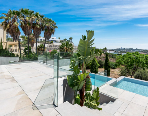 Villa for sale in Los Flamingos Golf, Benahavis