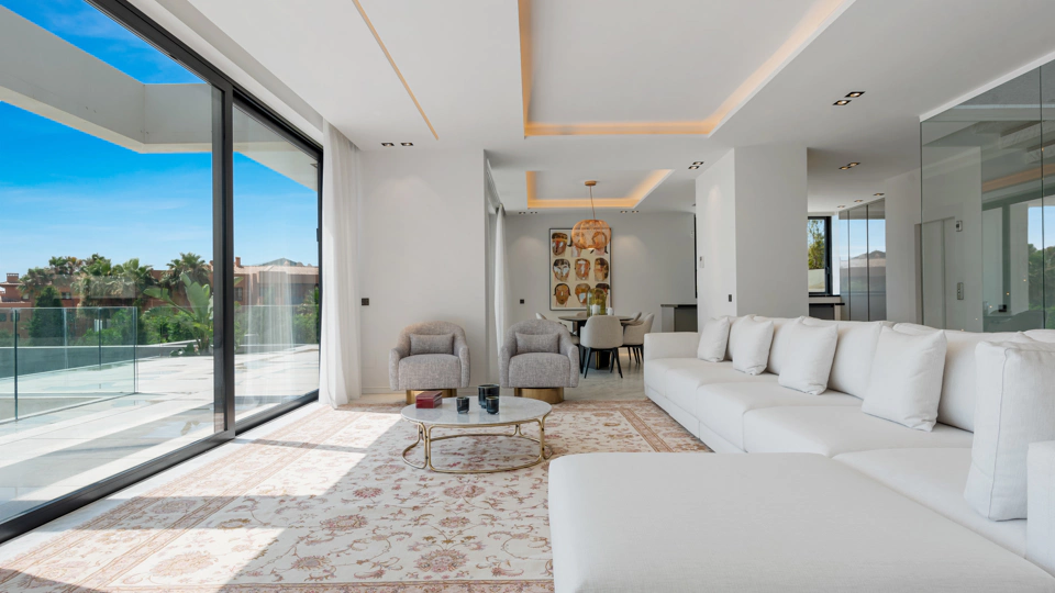 Villa for sale in Los Flamingos Golf, Benahavis