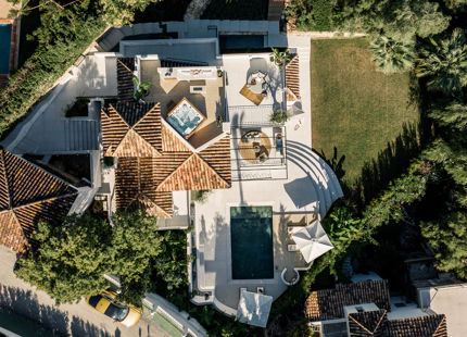 STUNNING DESIGN VILLA WITH SEA VIEWS FOR SALE IN NUEVA ANDALUCÍA