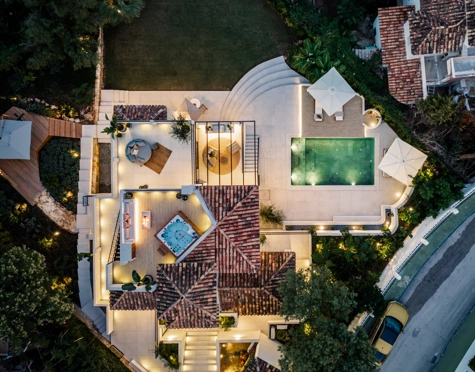 Villa for sale in Las Lomas de Nueva Andalucia