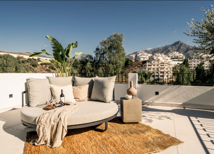 STUNNING DESIGN VILLA WITH SEA VIEWS FOR SALE IN NUEVA ANDALUCÍA