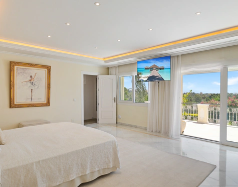 Villa en venta en La Cerquilla, Nueva Andalucia