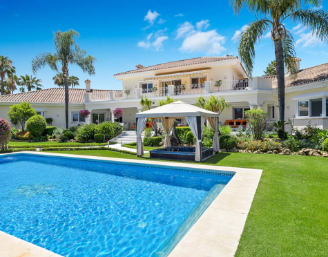 Villa en venta en La Cerquilla, Nueva Andalucia