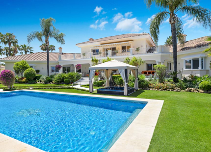 IMPRESIONANTE VILLA ANDALUZA EN VENTA EN NUEVA ANDALUCÍA, MARBELLA
