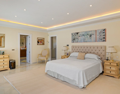 Villa en venta en La Cerquilla, Nueva Andalucia