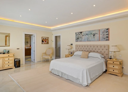IMPRESIONANTE VILLA ANDALUZA EN VENTA EN NUEVA ANDALUCÍA, MARBELLA
