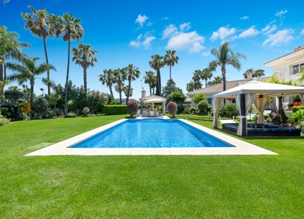 IMPRESIONANTE VILLA ANDALUZA EN VENTA EN NUEVA ANDALUCÍA, MARBELLA