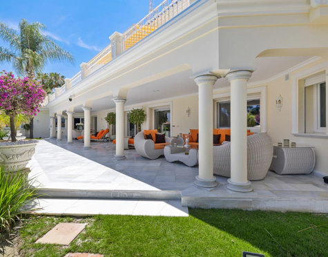 Villa en venta en La Cerquilla, Nueva Andalucia