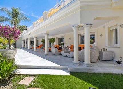 IMPRESIONANTE VILLA ANDALUZA EN VENTA EN NUEVA ANDALUCÍA, MARBELLA