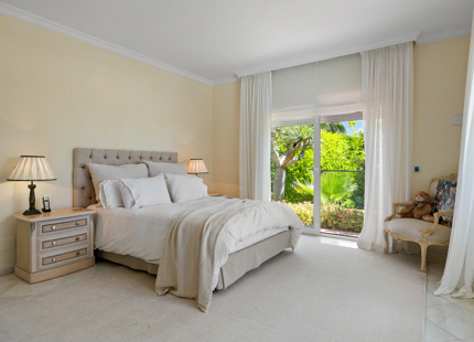 IMPRESIONANTE VILLA ANDALUZA EN VENTA EN NUEVA ANDALUCÍA, MARBELLA
