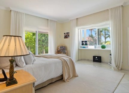 IMPRESIONANTE VILLA ANDALUZA EN VENTA EN NUEVA ANDALUCÍA, MARBELLA