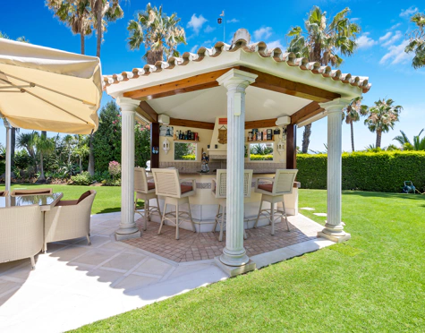 Villa en venta en La Cerquilla, Nueva Andalucia