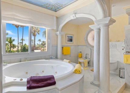 IMPRESIONANTE VILLA ANDALUZA EN VENTA EN NUEVA ANDALUCÍA, MARBELLA
