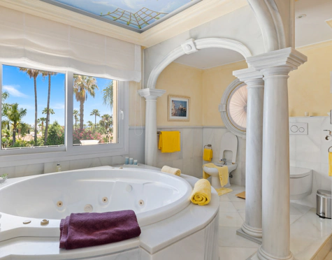 Villa en venta en La Cerquilla, Nueva Andalucia