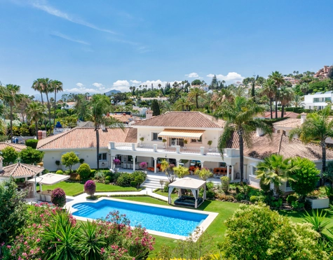 IMPRESIONANTE VILLA ANDALUZA EN VENTA EN NUEVA ANDALUCÍA, MARBELLA