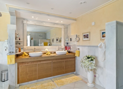 IMPRESIONANTE VILLA ANDALUZA EN VENTA EN NUEVA ANDALUCÍA, MARBELLA