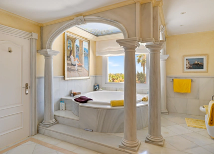 IMPRESIONANTE VILLA ANDALUZA EN VENTA EN NUEVA ANDALUCÍA, MARBELLA