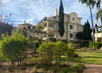 DÚPLEX EN PRIMERA LÍNEA DE GOLF EN VENTA EN NUEVA ANDALUCÍA, MARBELLA