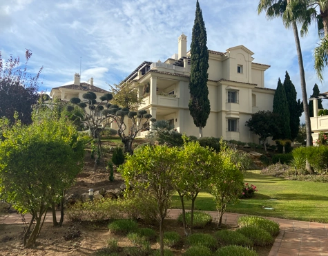 Duplex Penthouse for sale in Nueva Andalucia, Marbella