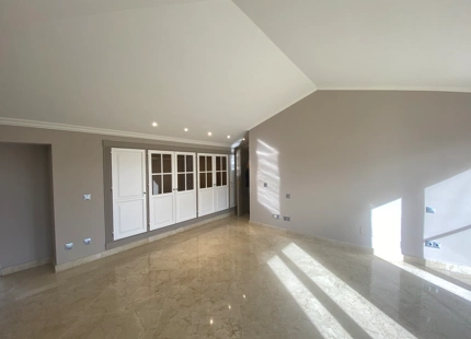 DÚPLEX EN PRIMERA LÍNEA DE GOLF EN VENTA EN NUEVA ANDALUCÍA, MARBELLA