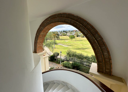 DÚPLEX EN PRIMERA LÍNEA DE GOLF EN VENTA EN NUEVA ANDALUCÍA, MARBELLA
