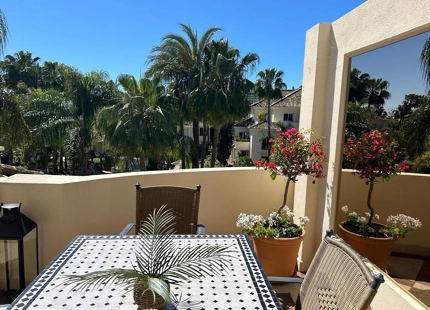 DÚPLEX EN PRIMERA LÍNEA DE GOLF EN VENTA EN NUEVA ANDALUCÍA, MARBELLA
