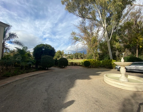 Duplex Penthouse for sale in Nueva Andalucia, Marbella