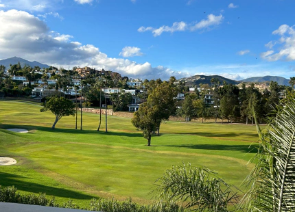DÚPLEX EN PRIMERA LÍNEA DE GOLF EN VENTA EN NUEVA ANDALUCÍA, MARBELLA