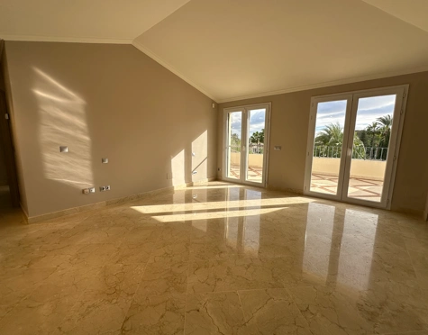 Duplex Penthouse for sale in Nueva Andalucia, Marbella
